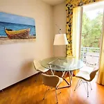 Blu In Historical Hunbury Апартаменты *