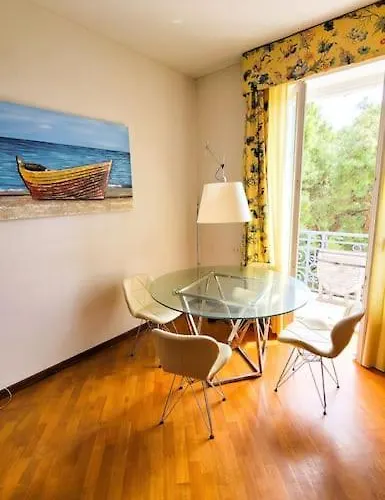 Blu In Historical Hunbury Appartement *
