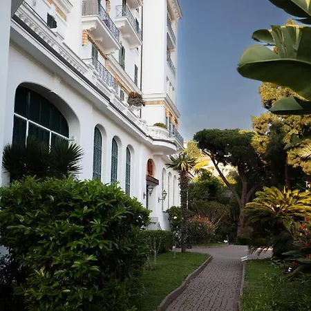 Blu In Historical Hunbury Apartament